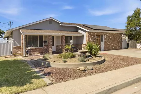Exterior - 1947 Glenmore Dr, Olivehurst, CA 95961 photo 2 of 7