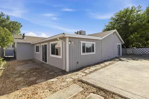 Exterior - 1947 Glenmore Dr, Olivehurst, CA 95961 photo 6 of 7