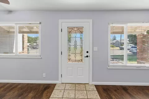 Entry Way - 1947 Glenmore Dr, Olivehurst, CA 95961 photo 2 of 6