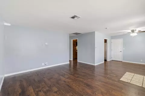 Living - 1947 Glenmore Dr, Olivehurst, CA 95961 photo 2 of 10