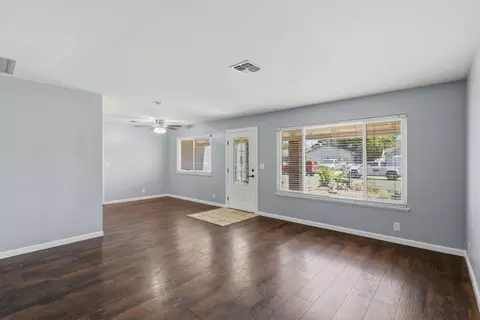 Living - 1947 Glenmore Dr, Olivehurst, CA 95961 photo 3 of 10