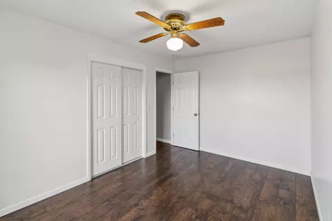 Bedroom - 1947 Glenmore Dr, Olivehurst, CA 95961 photo 4 of 4