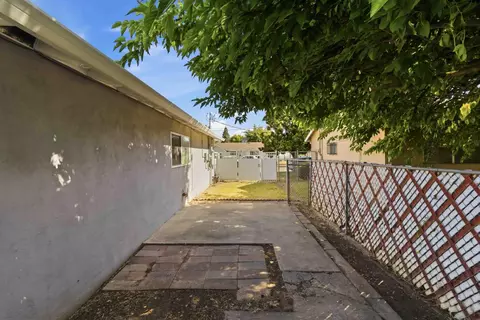 Exterior - 1947 Glenmore Dr, Olivehurst, CA 95961 photo 5 of 7