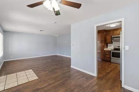 Living - 1947 Glenmore Dr, Olivehurst, CA 95961 photo 6 of 10