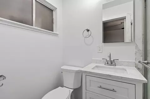 Bath - 1947 Glenmore Dr, Olivehurst, CA 95961 photo 1 of 4