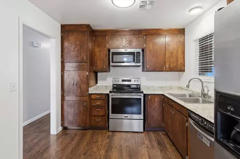 Kitchen - 1947 Glenmore Dr, Olivehurst, CA 95961 photo 1 of 4