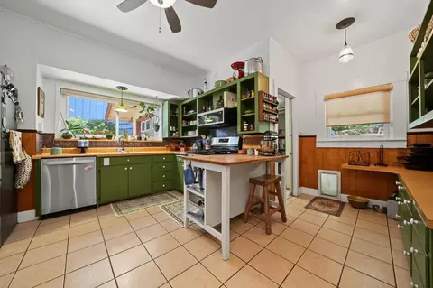 Kitchen - 419 Rex Ave, Jackson, CA 95642 photo 2 of 9