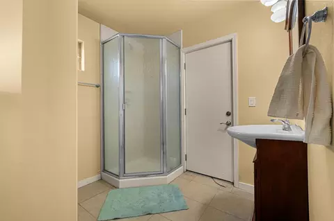 Bath - 2211 Terrace View Ct, Cool, CA 95614 photo 8 of 9