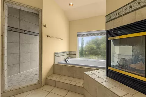 Bath - 2211 Terrace View Ct, Cool, CA 95614 photo 5 of 9