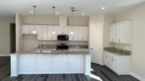 1033 Meadowlands Dr, Oakdale, CA 95361