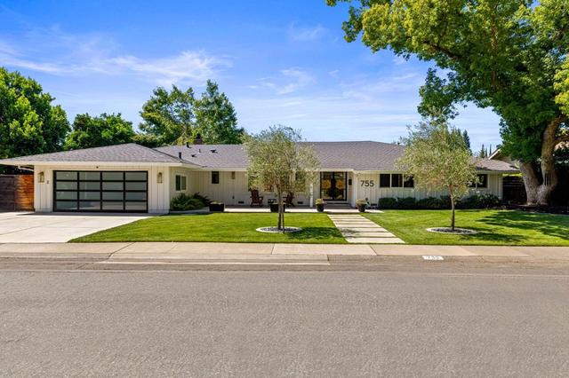755 Regency Cir, Sacramento, CA 95864