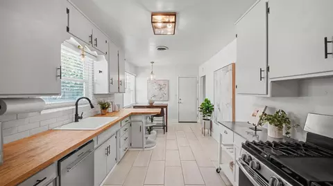 Kitchen - 442 Coleman Ct, Modesto, CA 95354 photo 1 of 5