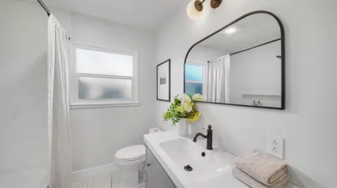 Bath - 442 Coleman Ct, Modesto, CA 95354 photo 1 of 1