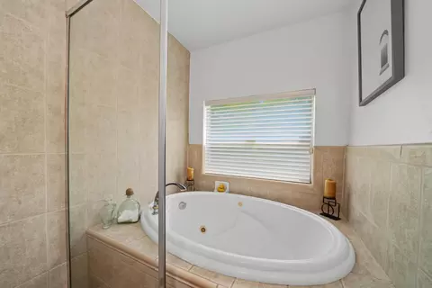 Bath - 1675 Evergreen Ln, Arnold, CA 95223 photo 3 of 4