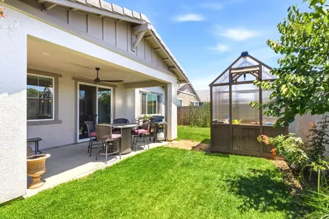 Exterior - 1399 Carson River Loop, Lincoln, CA 95648 photo 6 of 9