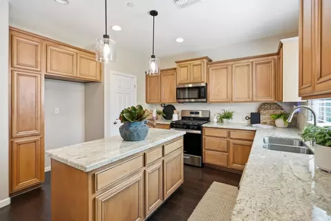 Kitchen - 2240 Ranch View Dr, Rocklin, CA 95765 photo 2 of 3