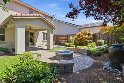 Exterior - 2240 Ranch View Dr, Rocklin, CA 95765 photo 4 of 7