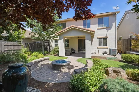 Exterior - 2240 Ranch View Dr, Rocklin, CA 95765 photo 5 of 7