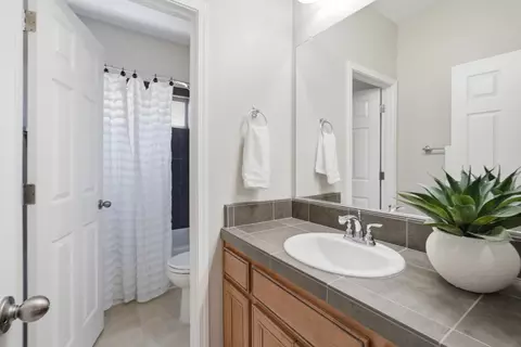 Entry Way - 2240 Ranch View Dr, Rocklin, CA 95765 photo 4 of 4