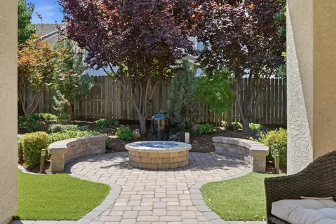 Exterior - 2240 Ranch View Dr, Rocklin, CA 95765 photo 6 of 7