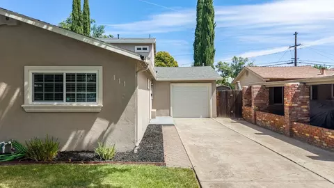 Exterior - 111 E 21st St, Tracy, CA 95376 photo 2 of 8