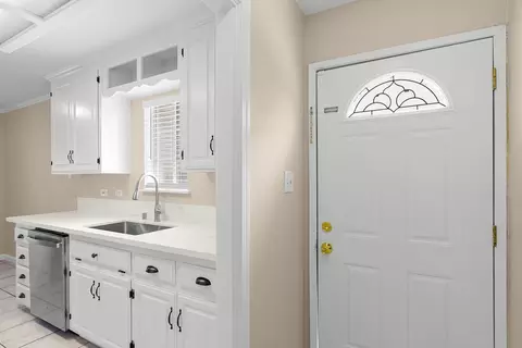 Entry Way - 111 E 21st St, Tracy, CA 95376 photo 1 of 4