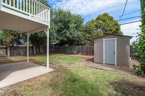 Exterior - 111 E 21st St, Tracy, CA 95376 photo 6 of 8