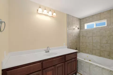 Bath - 111 E 21st St, Tracy, CA 95376 photo 2 of 2