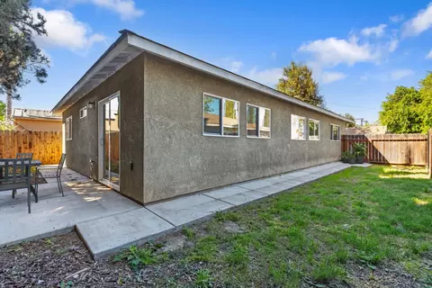 Exterior - 539 W Lowell Ave, Tracy, CA 95376 photo 2 of 4