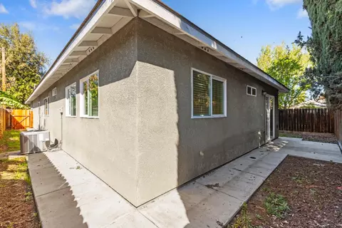 Exterior - 539 W Lowell Ave, Tracy, CA 95376 photo 3 of 4