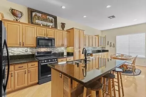 736 Caber Dr, Lincoln, CA 95648