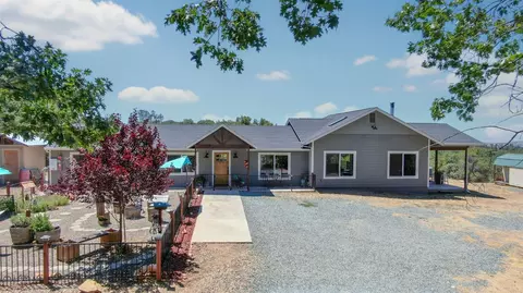 13333 Pioneer Dr, Jackson, CA 95642
