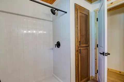 Bath - 590 Marilyn Way, Arnold, CA 95223 photo 2 of 3