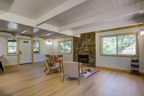 Living - 590 Marilyn Way, Arnold, CA 95223 photo 2 of 3