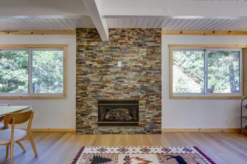 Living - 590 Marilyn Way, Arnold, CA 95223 photo 3 of 3