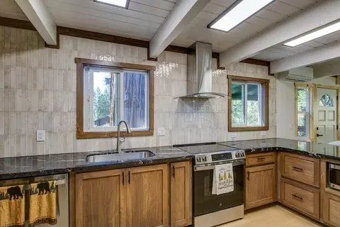 Kitchen - 590 Marilyn Way, Arnold, CA 95223 photo 4 of 5