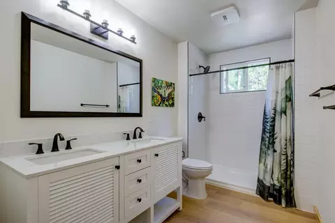 Bath - 590 Marilyn Way, Arnold, CA 95223 photo 1 of 3