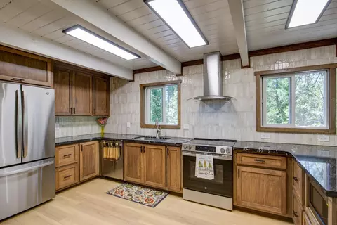 Kitchen - 590 Marilyn Way, Arnold, CA 95223 photo 2 of 5