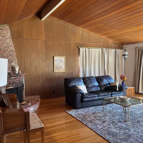 564 Spruce St, Berkeley, CA 94707 photo 2