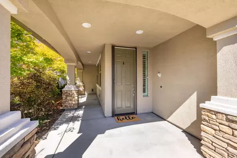 1376 Volonne Dr, Roseville, CA 95747