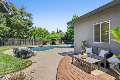 Exterior - 6301 Grant Ave, Carmichael, CA 95608 photo 4 of 16