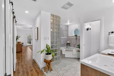 Entry Way - 6301 Grant Ave, Carmichael, CA 95608 photo 2 of 2