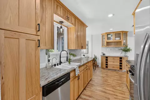 Kitchen - 6301 Grant Ave, Carmichael, CA 95608 photo 3 of 4