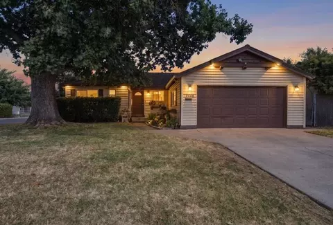 2608 Northglen St, Sacramento, CA 95833