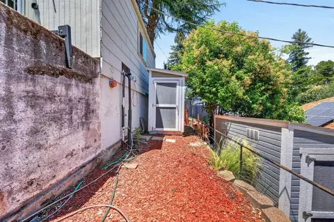 Exterior - 676 Canal St, Placerville, CA 95667 photo 4 of 18