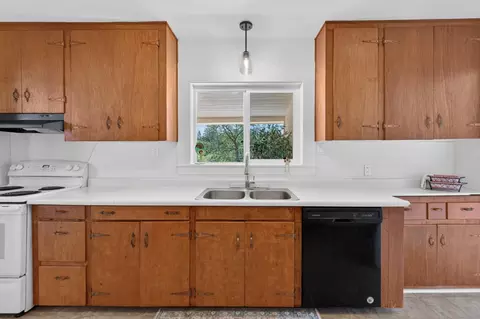 Kitchen - 2940 Conrad St, Placerville, CA 95667 photo 2 of 3