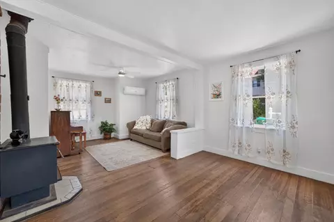 Living - 2940 Conrad St, Placerville, CA 95667 photo 2 of 4