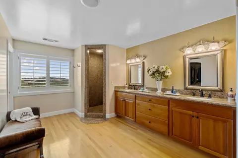 Bath - 100 Shultz Vineyard Rd, Shingle Springs, CA 95682 photo 2 of 2