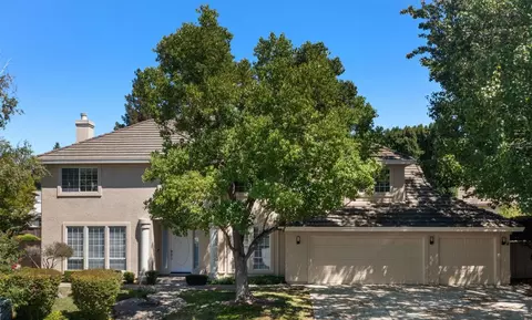 7637 Marina Cove Dr, Sacramento, CA 95831