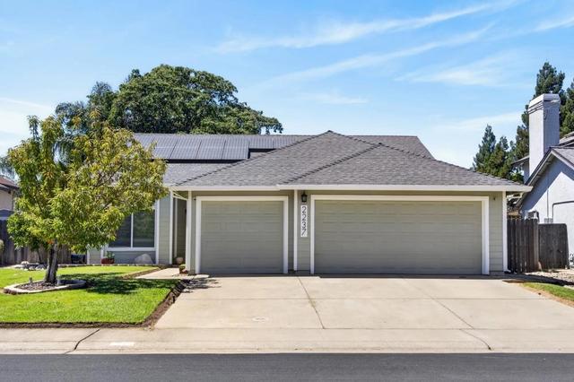 2237 Americana Dr, Roseville, CA 95747
